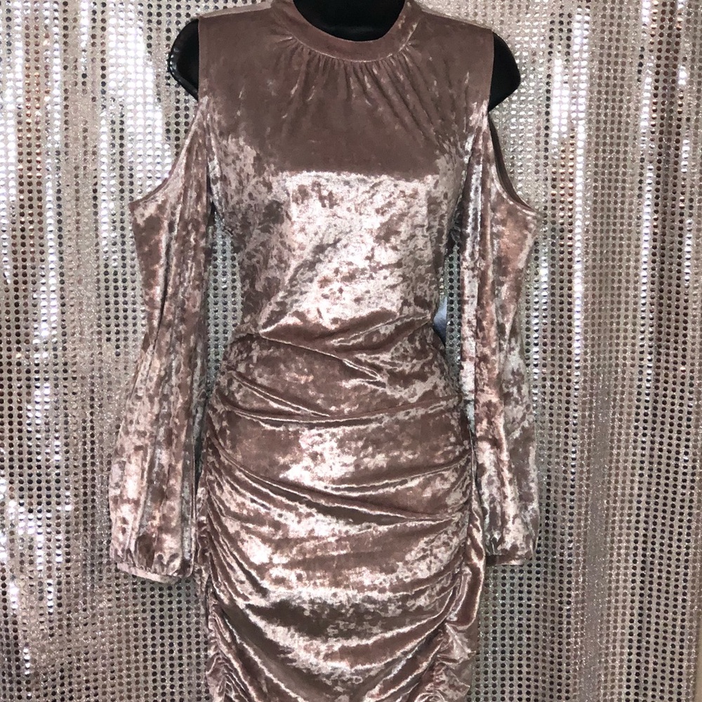 (NWT) #Express Crushed Velvet Cold Shoulder Dress - Picture 2 of 8